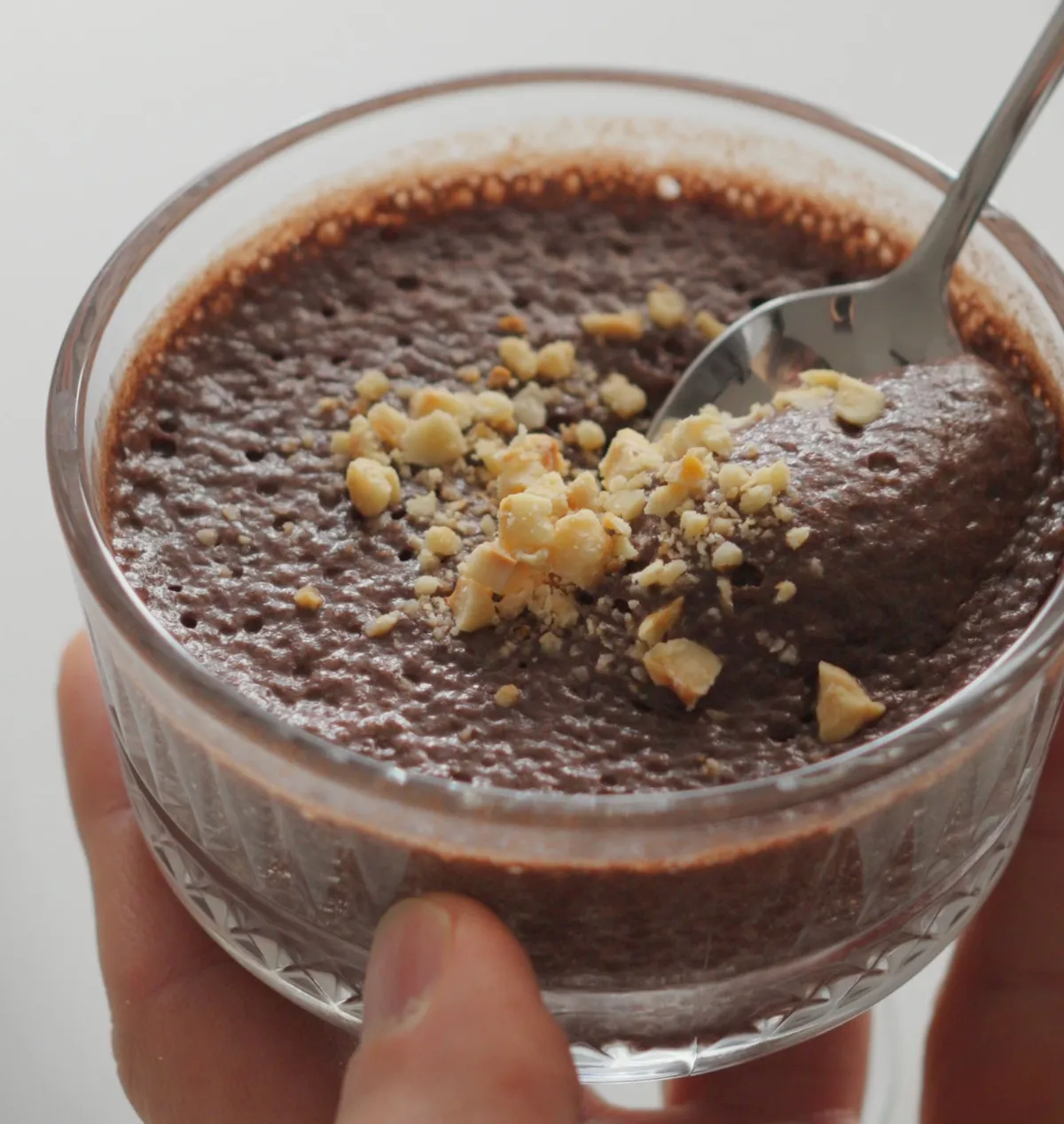 Hurmayla tatlandırılmış kakaolu chia puding