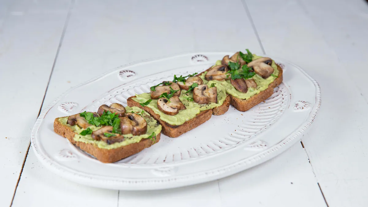 🥑 Kahvaltıya Yeşil Dokunuş: Avokadolu Mantarlı Tost